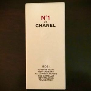 NIB Chanel No1 Revitalizing Foundation Color: BD21